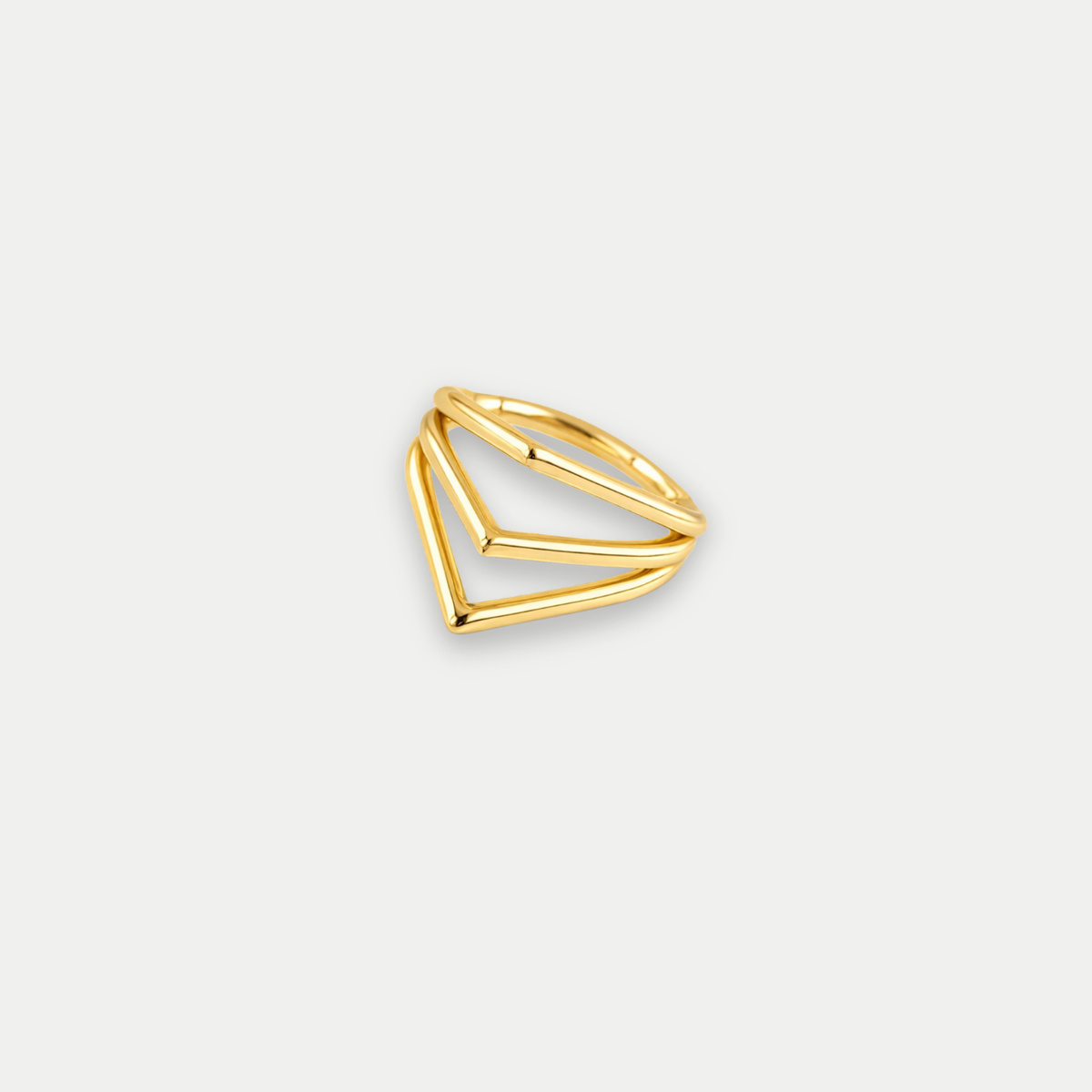 Anneau piercing Kaia en titane gold, vu de face