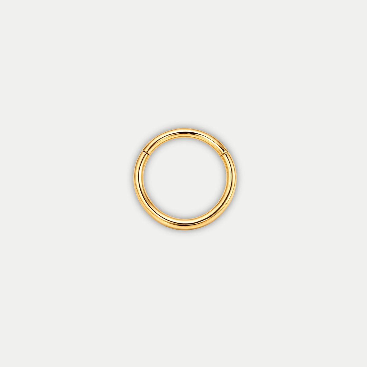 Anneau piercing en titane gold, vu de face