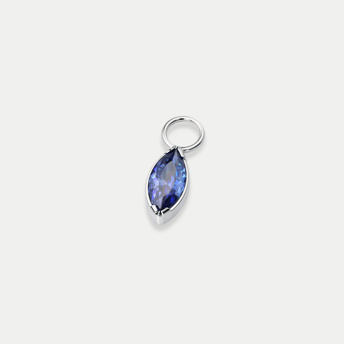 Charms piercing Lilou en titane avec zircon bleu, vu de face