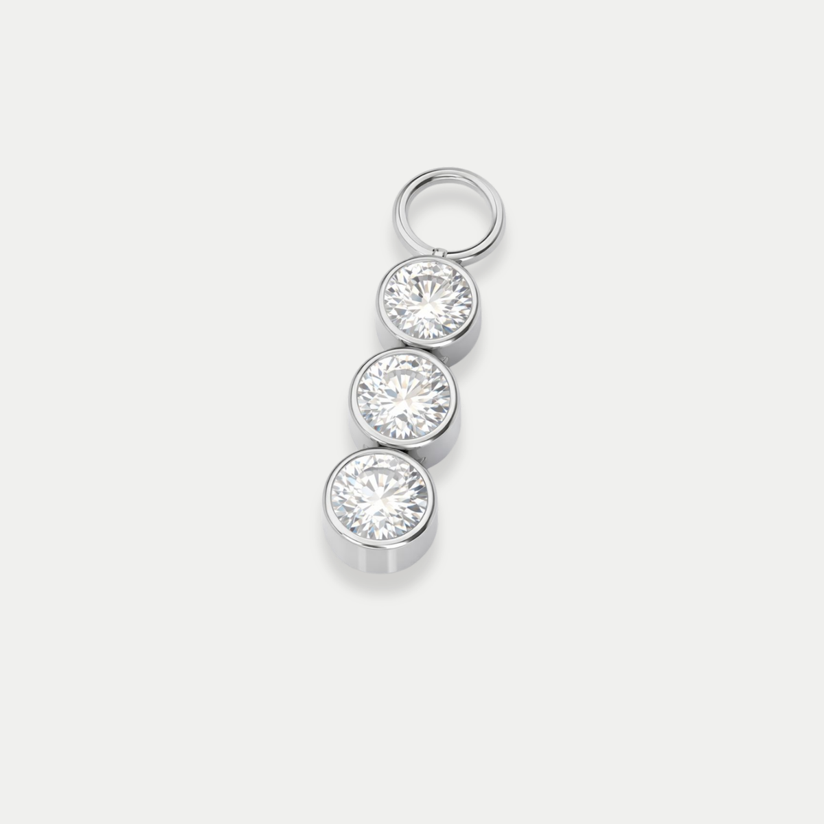 Charms piercing Malia en titane, 3 zircons, vu de face