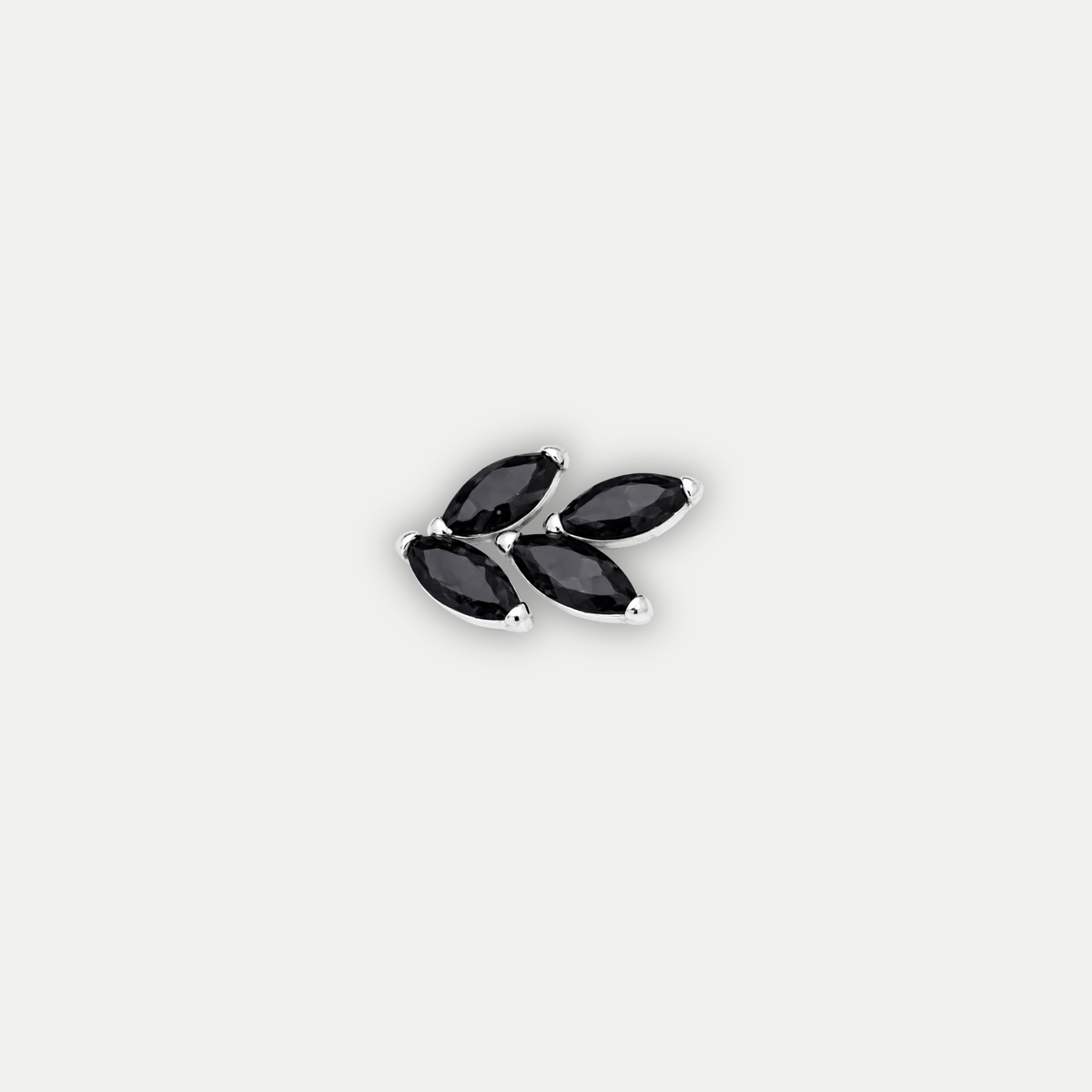 Embout piercing Maia en titane avec zircon noir, vu de face