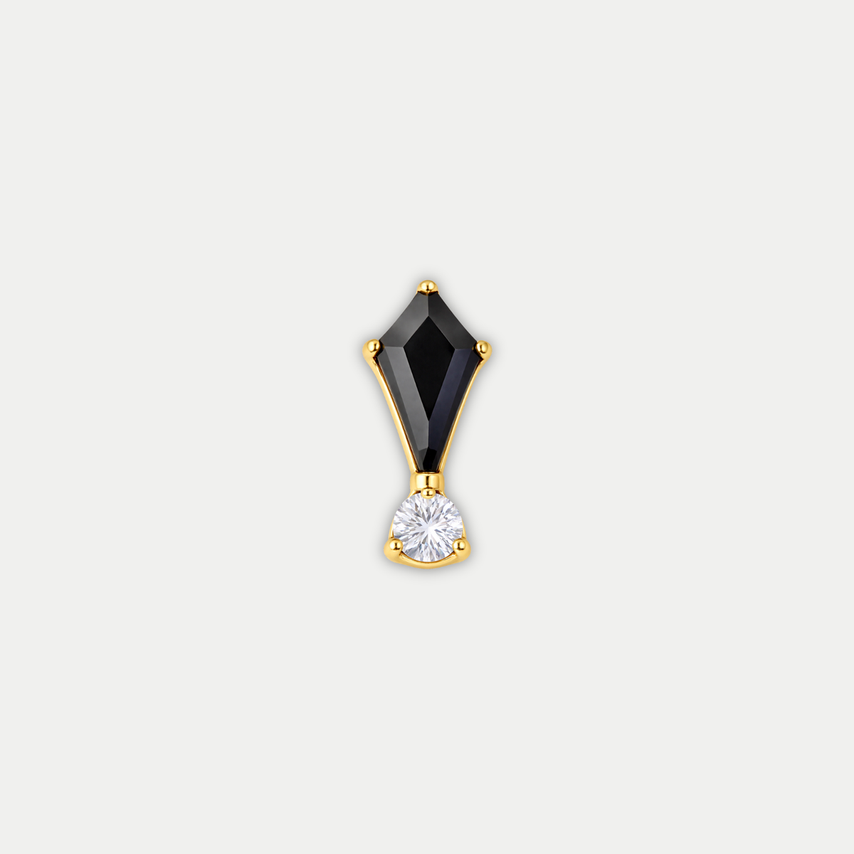 Embout piercing Pia en titane gold avec zircon noir, vu de face