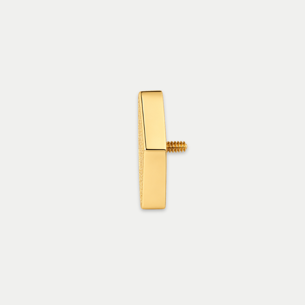 Embout piercing Prism en titane gold, motif losange aux lignes concentriques, vu de côté avec filetage