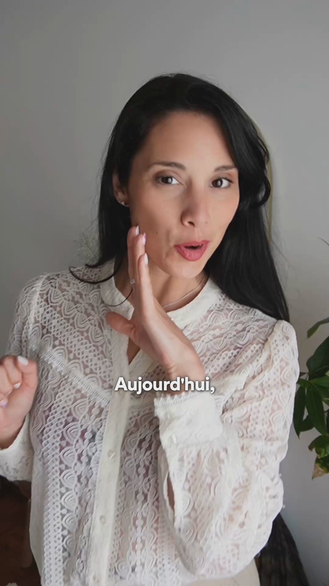 Charger la vidéo : Embout Piercing Titane Zircon - Cléo